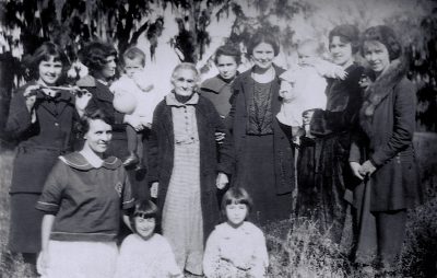 Grandma Amelie + women Christmas 1923